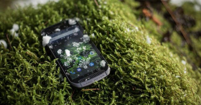 Land Rover Explore Is A Powerful phone In The World With Swappable Backs